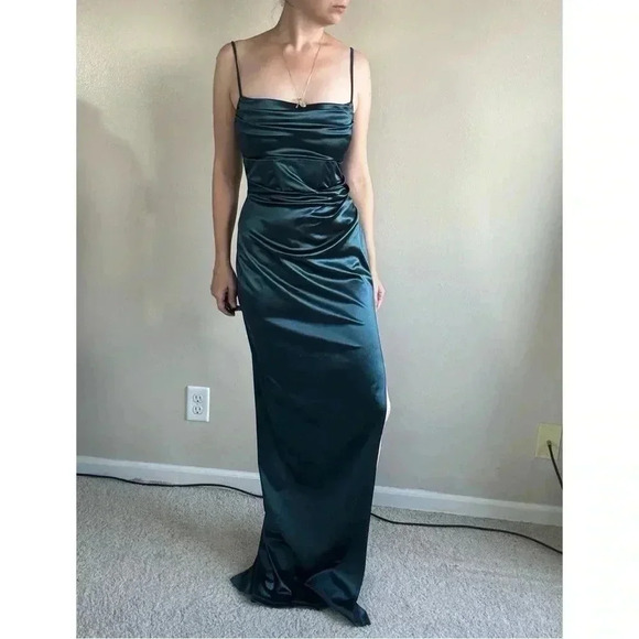 Windsor Emerald Dress - Picture 1 of 8